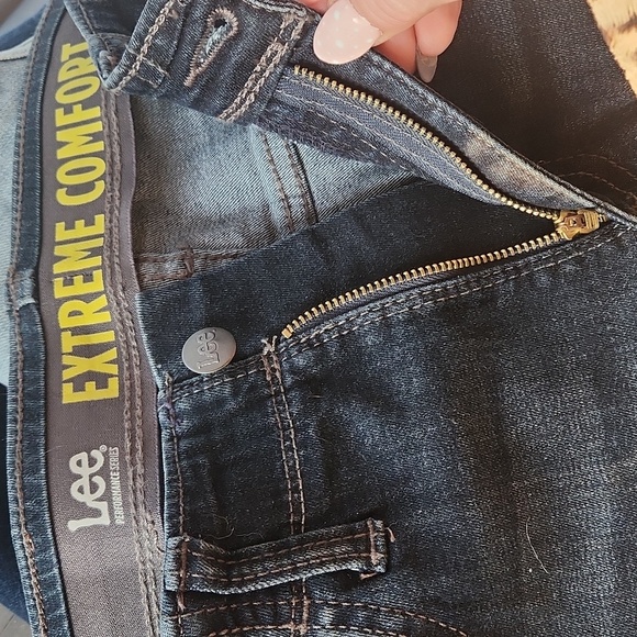 Lee Extreme Comfort jeans - Size 18 - Picture 9 of 10